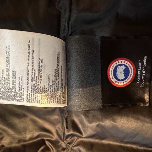 Canada Goose Parka - Picture 5 of 9